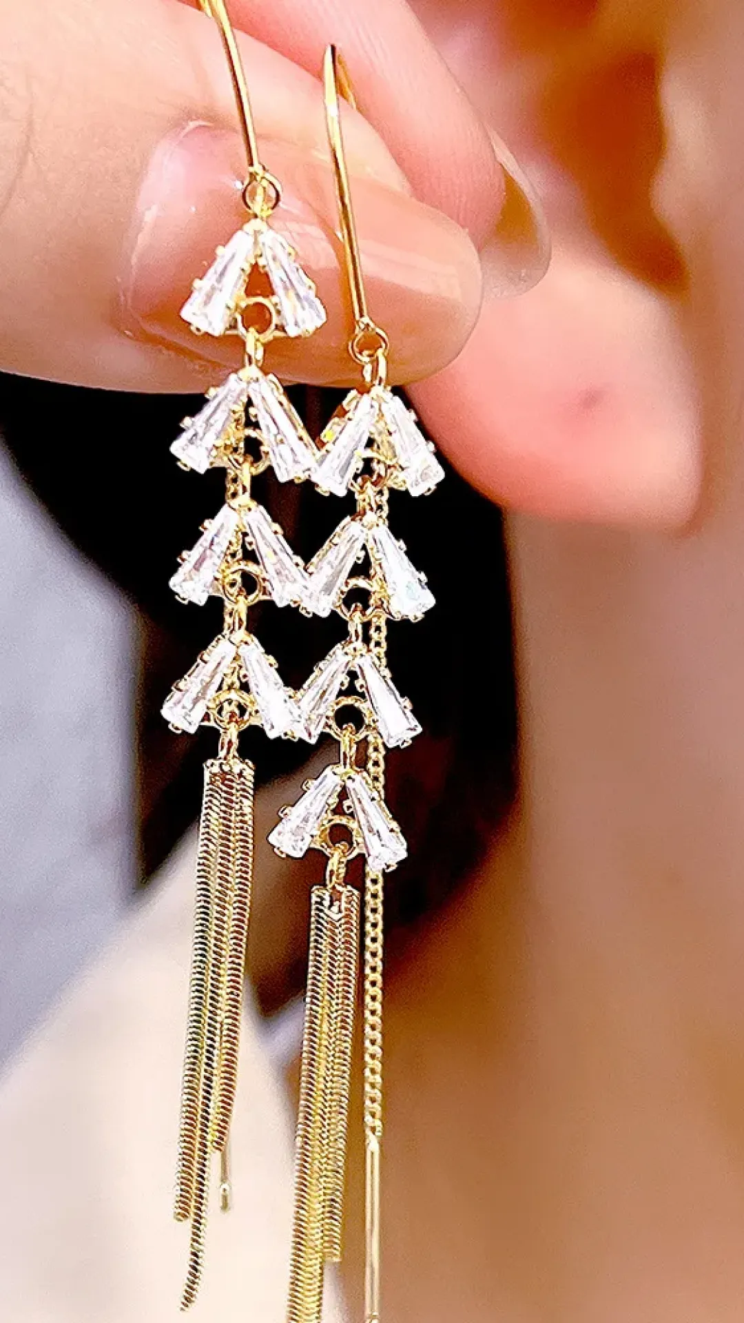 Pendientes colgantes con borla de hoja dorados