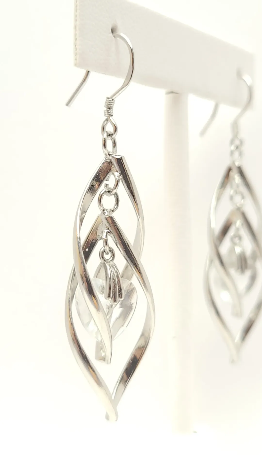 Anillo con zirconia cúbica con forma de corazón