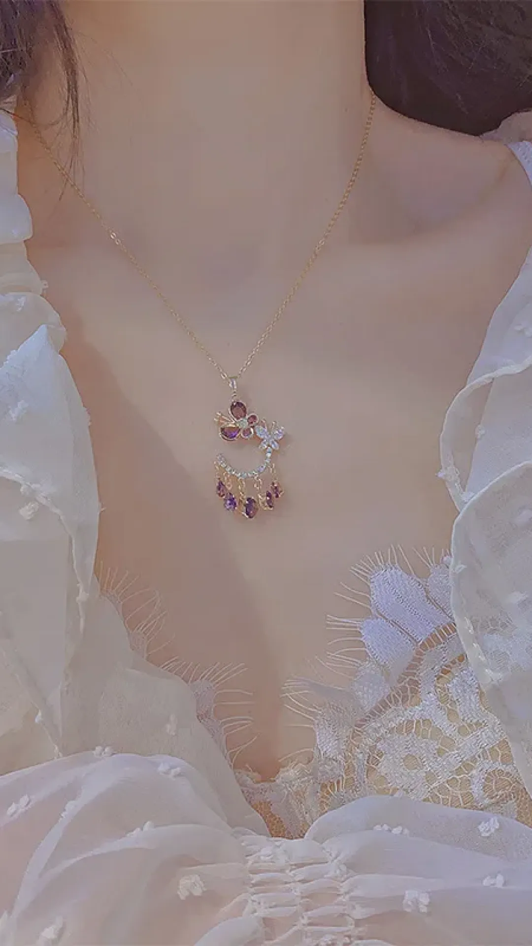 Collar con colgante de mariposa