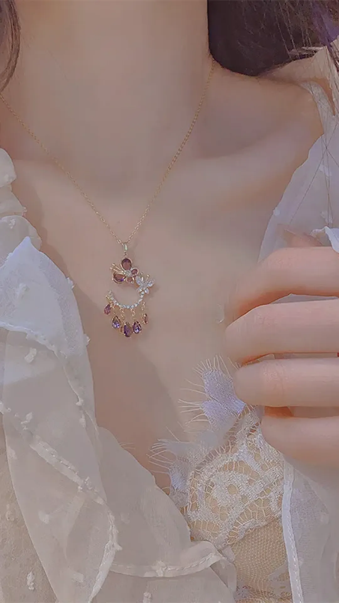 Collar con colgante de mariposa