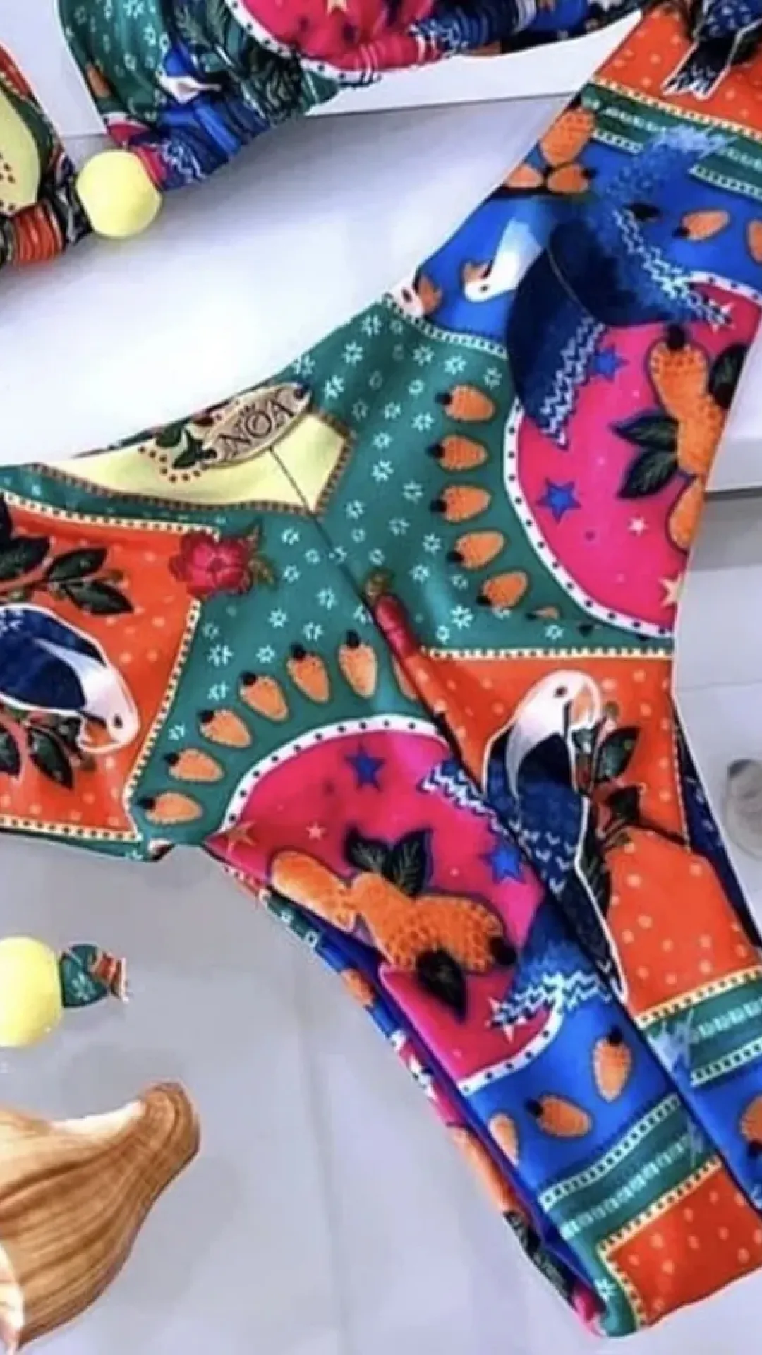 Conjunto biquini estampado aves