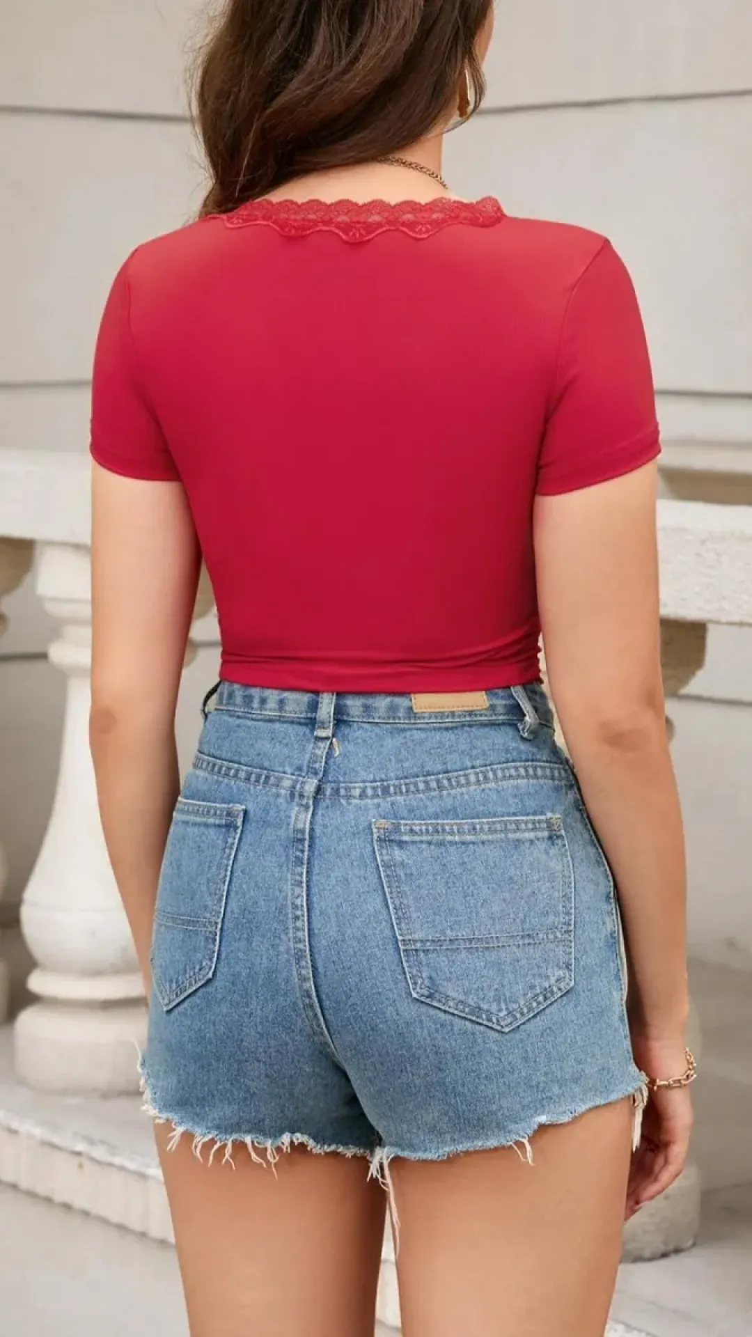 Top corto cuello cuadrado de encaje rojo